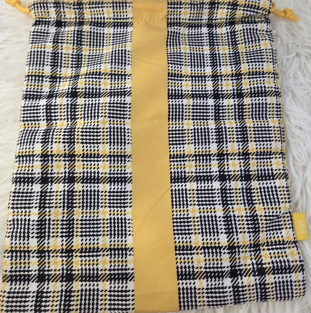 Ipsy Glam Bag Plus Medium Glen Plaid Cosmetic Bag